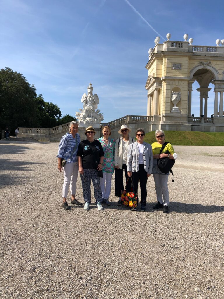 Walking group schönbrunn Welcome to Austria